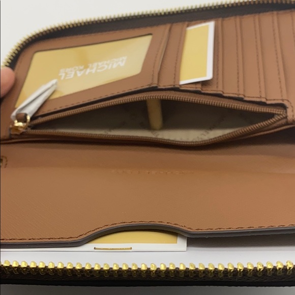 Michael Kors Jet Set Travel Phone Wallet Wristlet - Picture 16 of 16